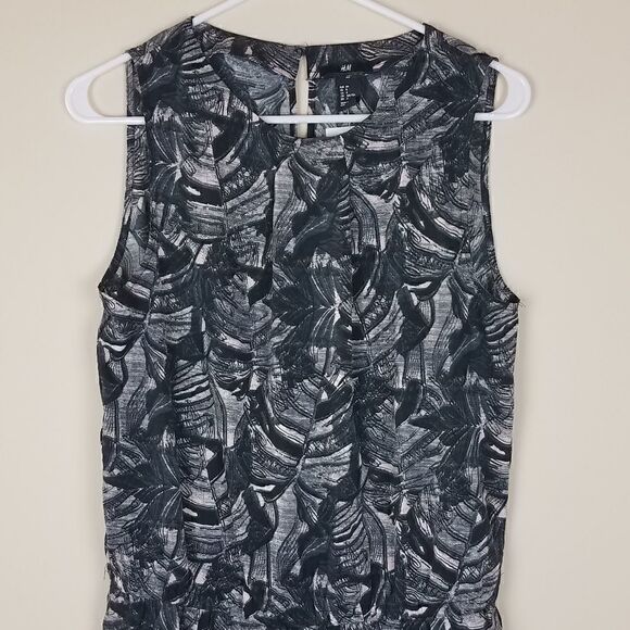 H&M Sleeveless Romper Size 8 - Picture 2 of 10